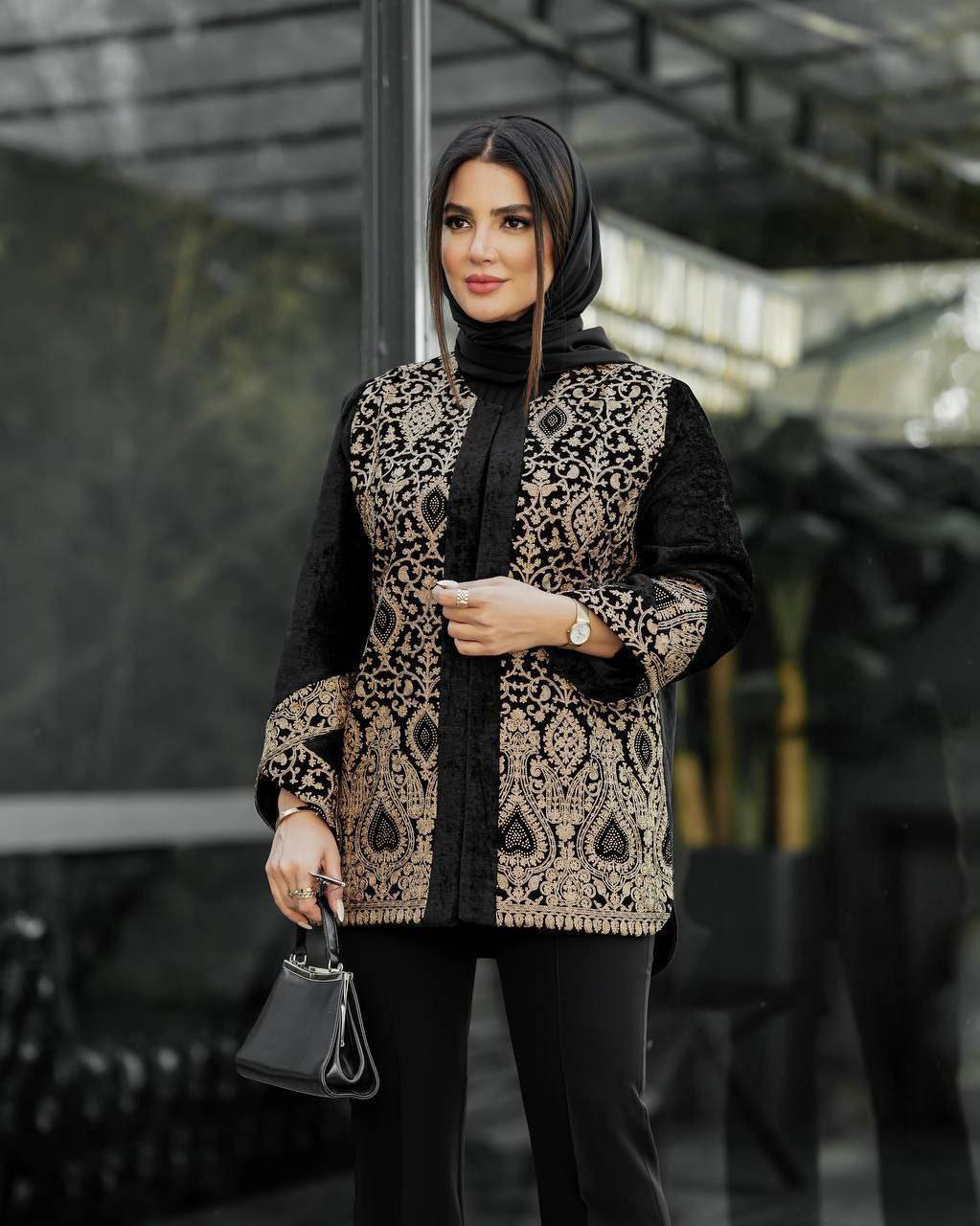 کت یقه گرد مخمل با خرج کار هندی نوروز ۱۴۰۵